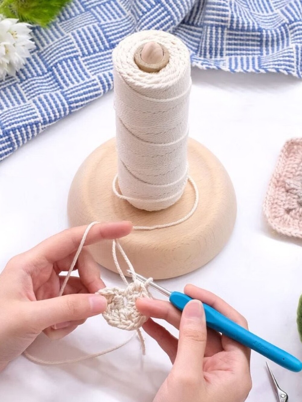Yarn Ball Holder Made Of Beech NIB Spindle & Pedestal - Picture 9 of 9